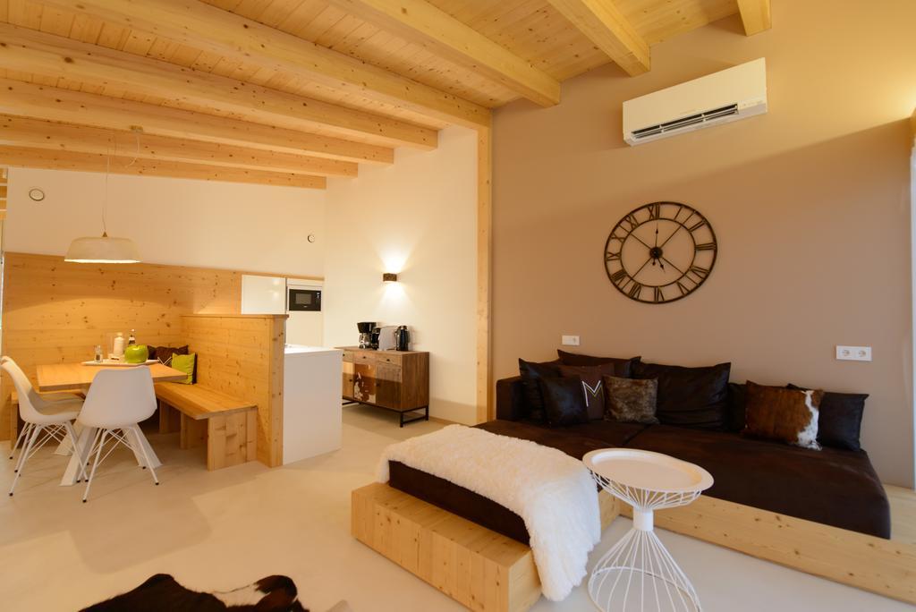 Moar Lodge Postal / Burgstall Luaran gambar