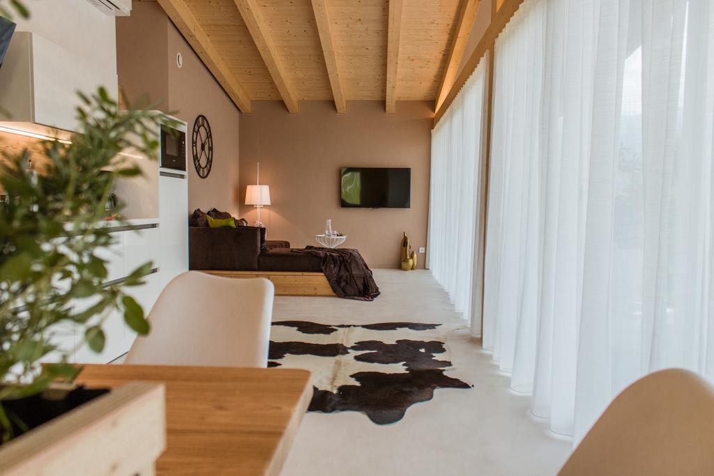 Moar Lodge Postal / Burgstall Luaran gambar