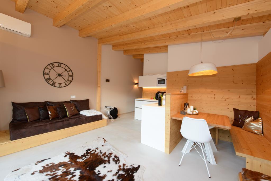 Moar Lodge Postal / Burgstall Luaran gambar